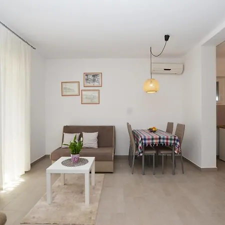 M&n Apartment *
